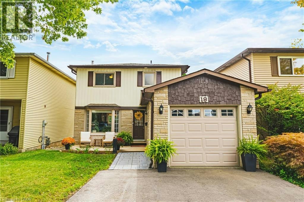 19 Hillsdale Court, Hamilton, ON, L9H 6H1