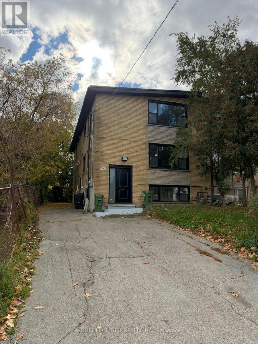 2983 Lawrence Avenue E, Toronto, ON, M1P 2V6
