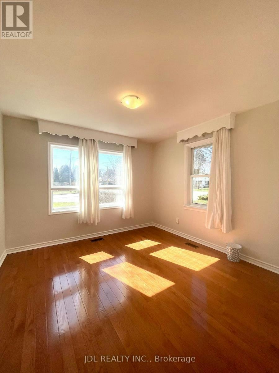 MAIN-73 Shilton Road, Toronto, ON, M1S 2J8 - 9