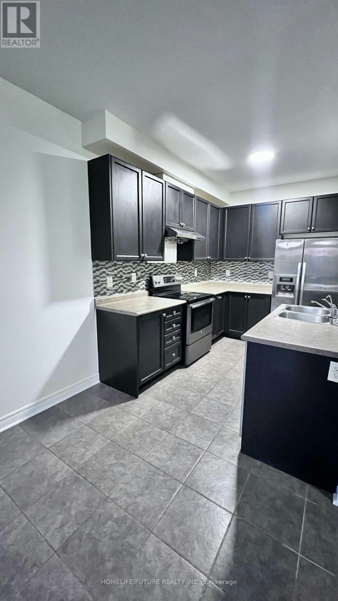 10 Brown Lane, Whitchurch-Stouffville, ON, L4A 0V2 - 2