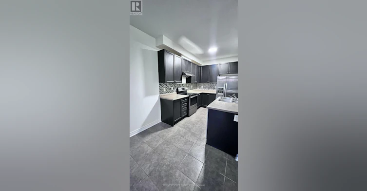 10 Brown Lane, Whitchurch-Stouffville, ON, L4A 0V2 - 2