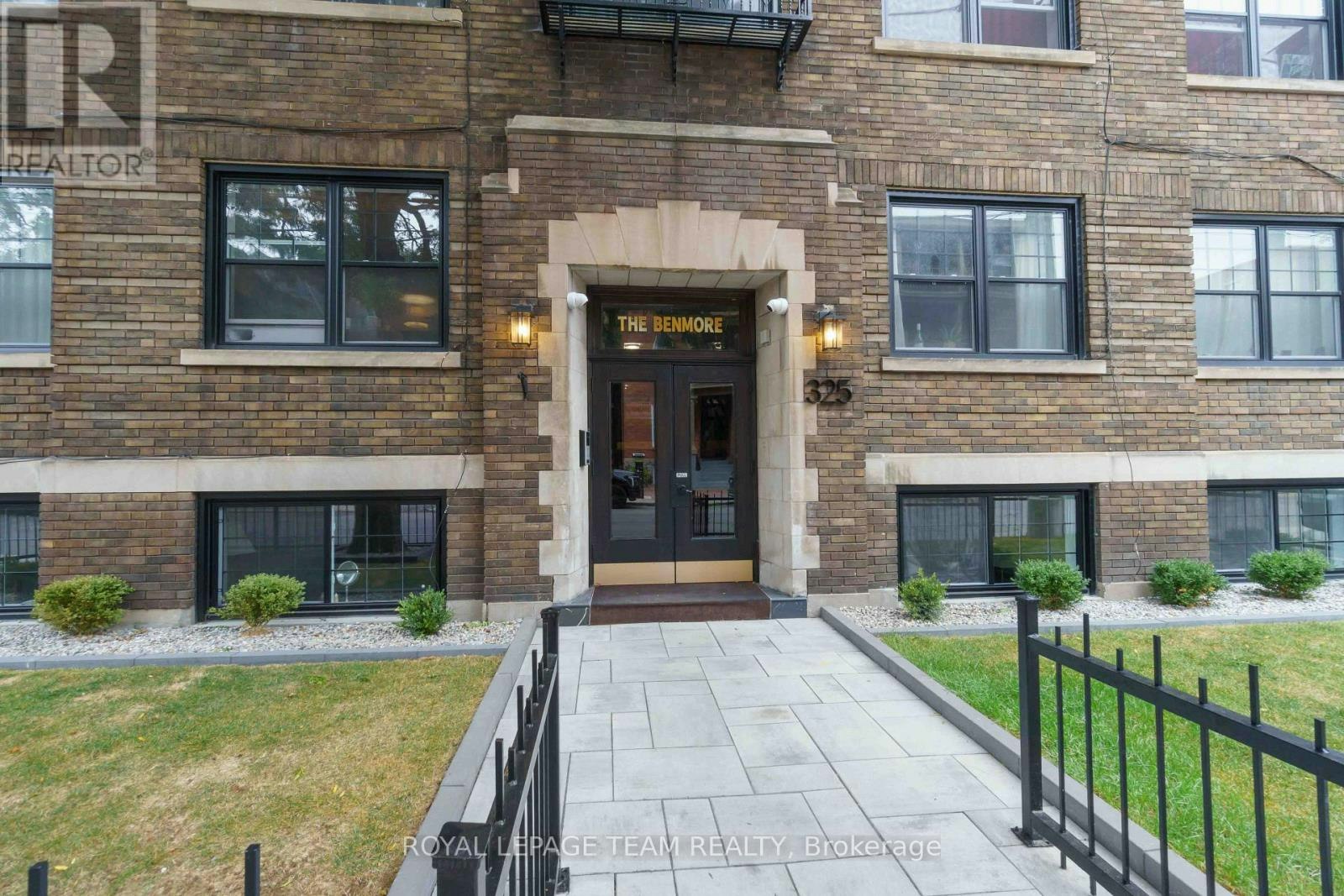 14-325 Cooper Street, Ottawa, ON, K2P 0G5 - 2