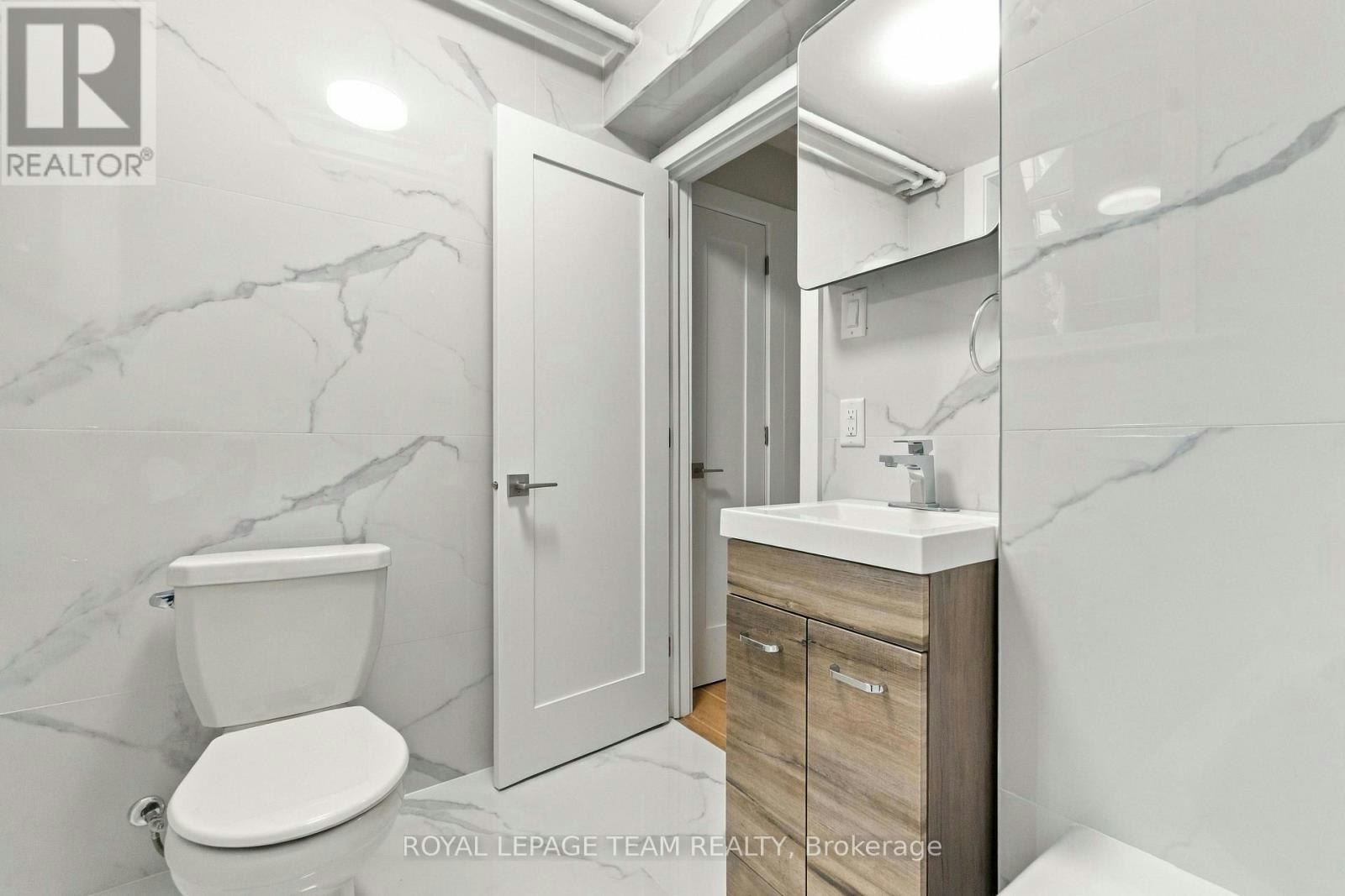 14-325 Cooper Street, Ottawa, ON, K2P 0G5 - 17