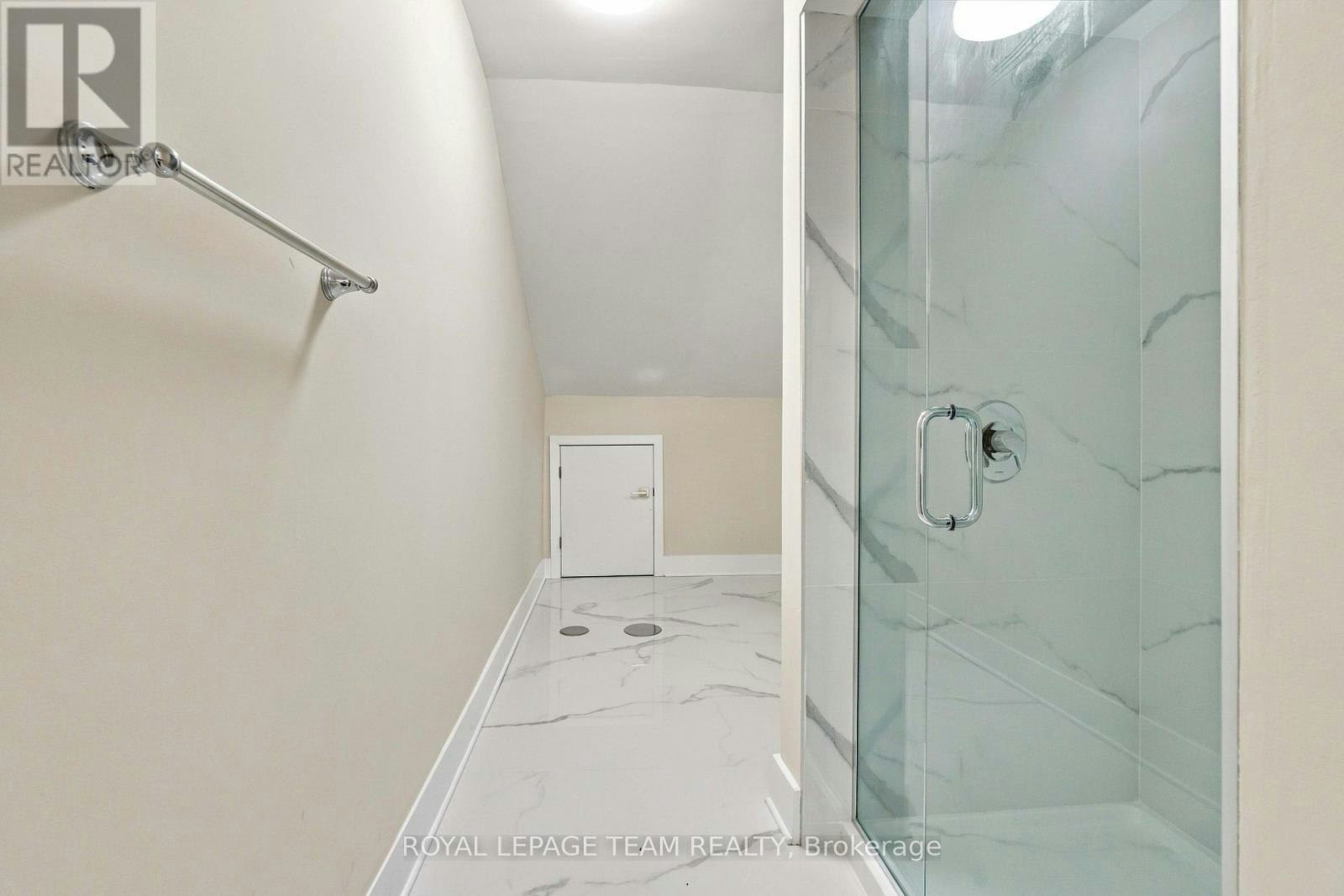 14-325 Cooper Street, Ottawa, ON, K2P 0G5 - 9