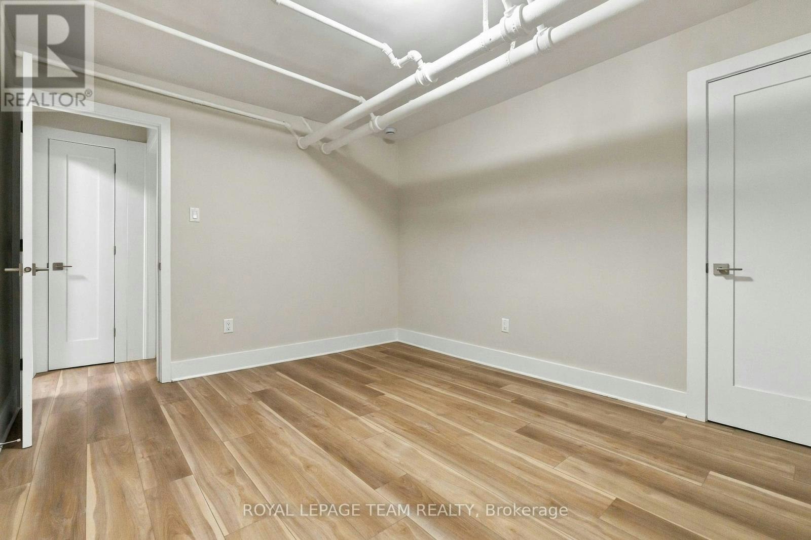 14-325 Cooper Street, Ottawa, ON, K2P 0G5 - 14
