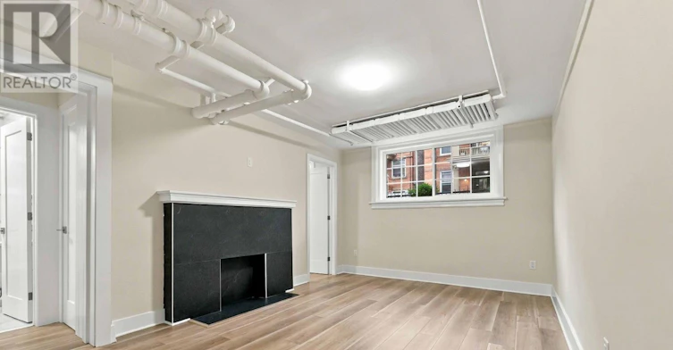 14-325 Cooper Street, Ottawa, ON, K2P 0G5 - 4