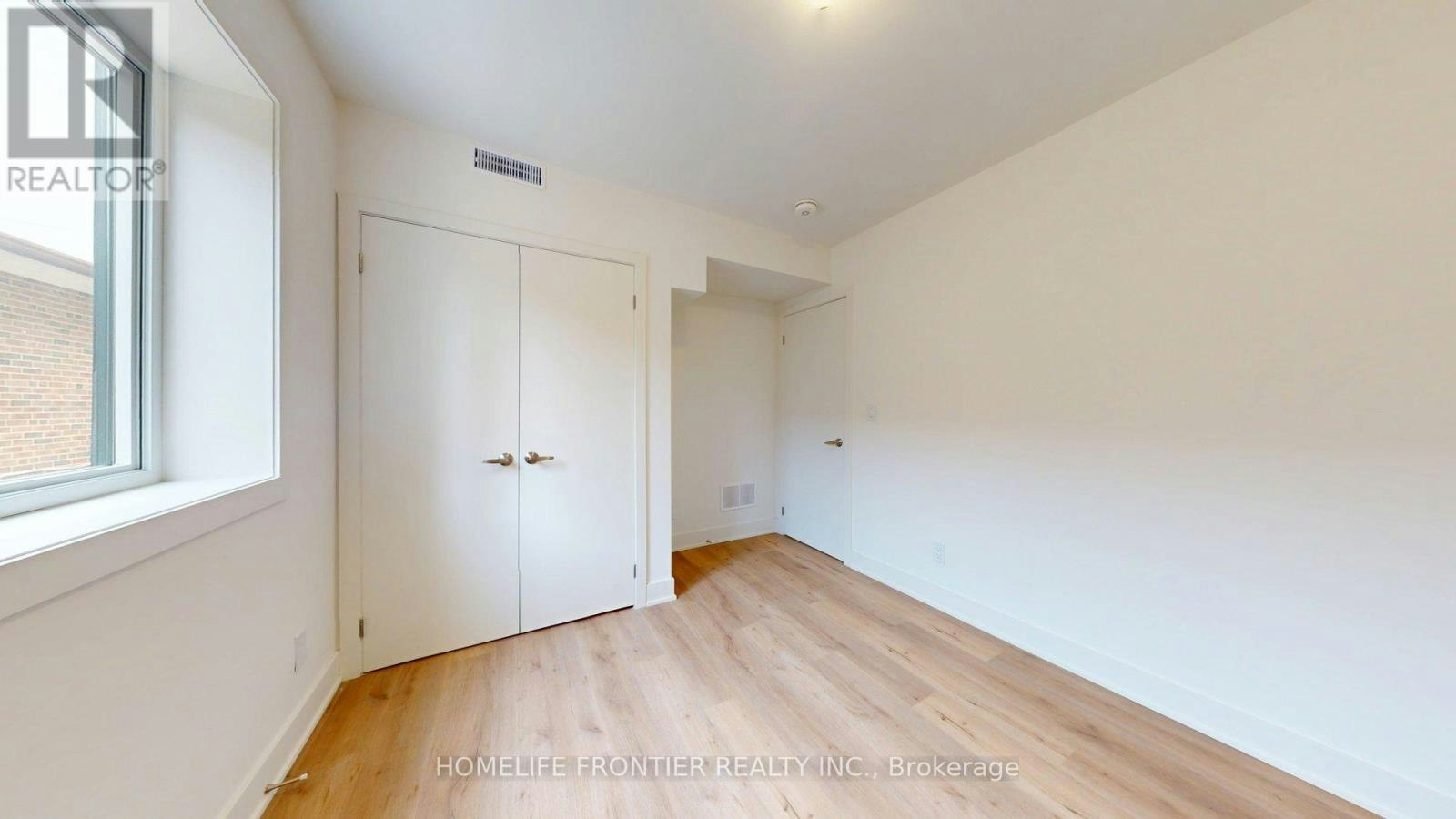 2 (MAIN-878 Glencairn Avenue, Toronto, ON, M6B 2A5 - 15