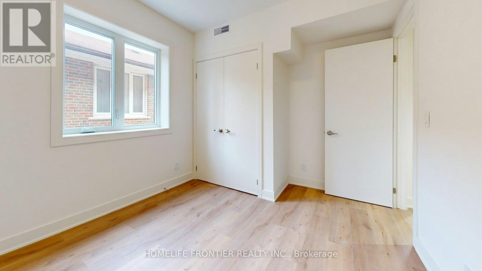 2 (MAIN-878 Glencairn Avenue, Toronto, ON, M6B 2A5 - 12