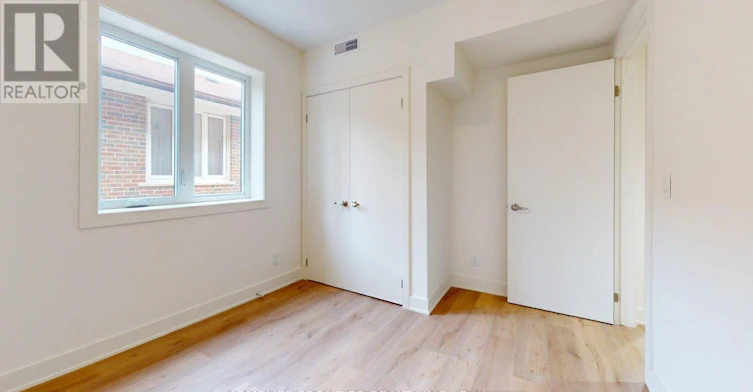 2 (MAIN-878 Glencairn Avenue, Toronto, ON, M6B 2A5 - 12