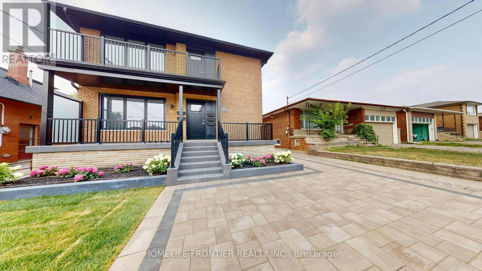 2 (MAIN-878 Glencairn Avenue, Toronto, ON, M6B 2A5
