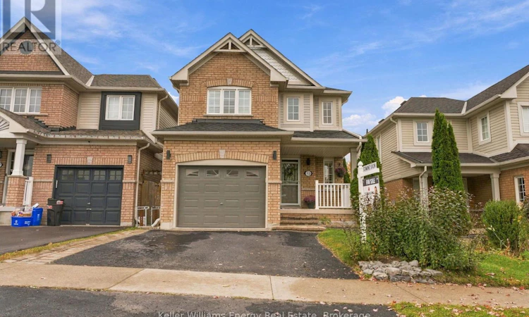43 Lunney Crescent