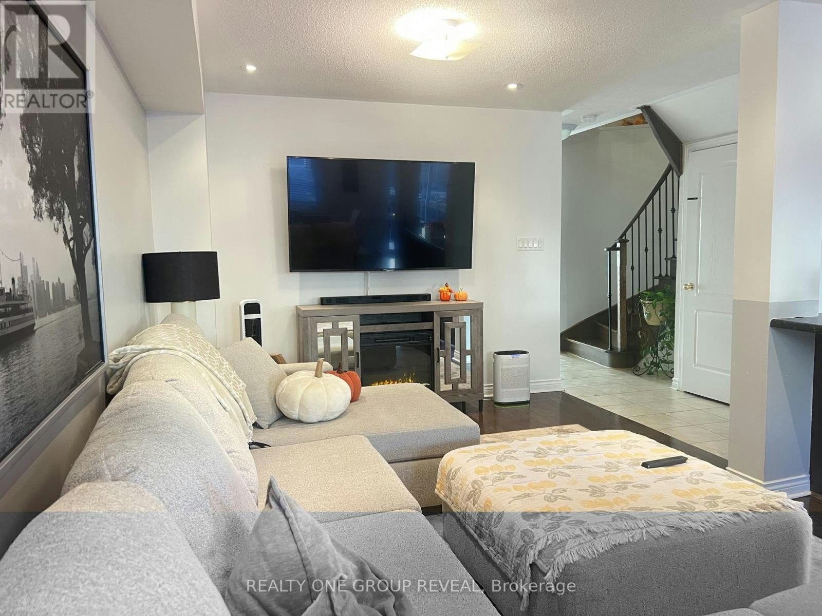 13 Enderly Street, Ajax, ON, L1S 0C1 - 5
