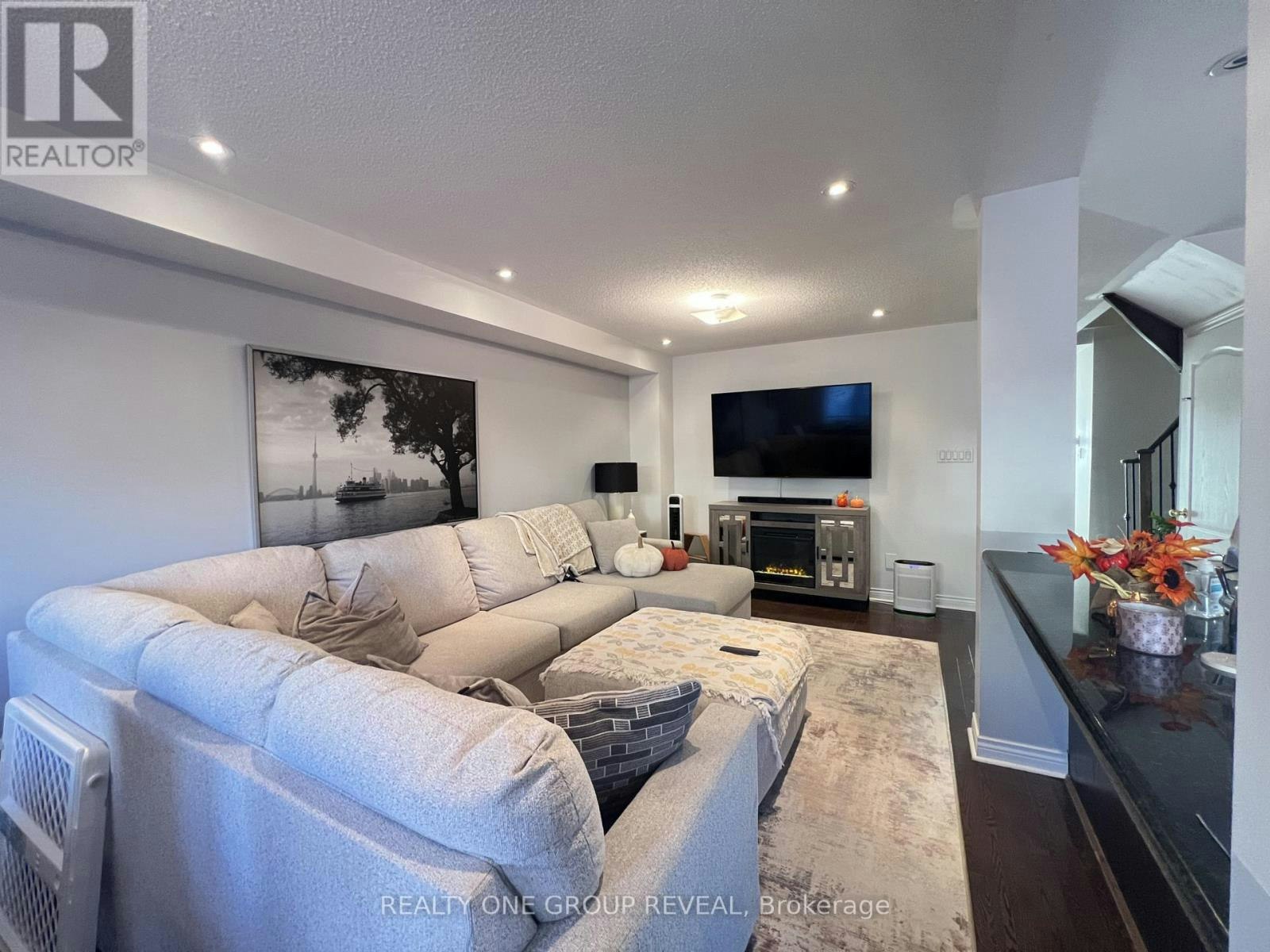 13 Enderly Street, Ajax, ON, L1S 0C1 - 4