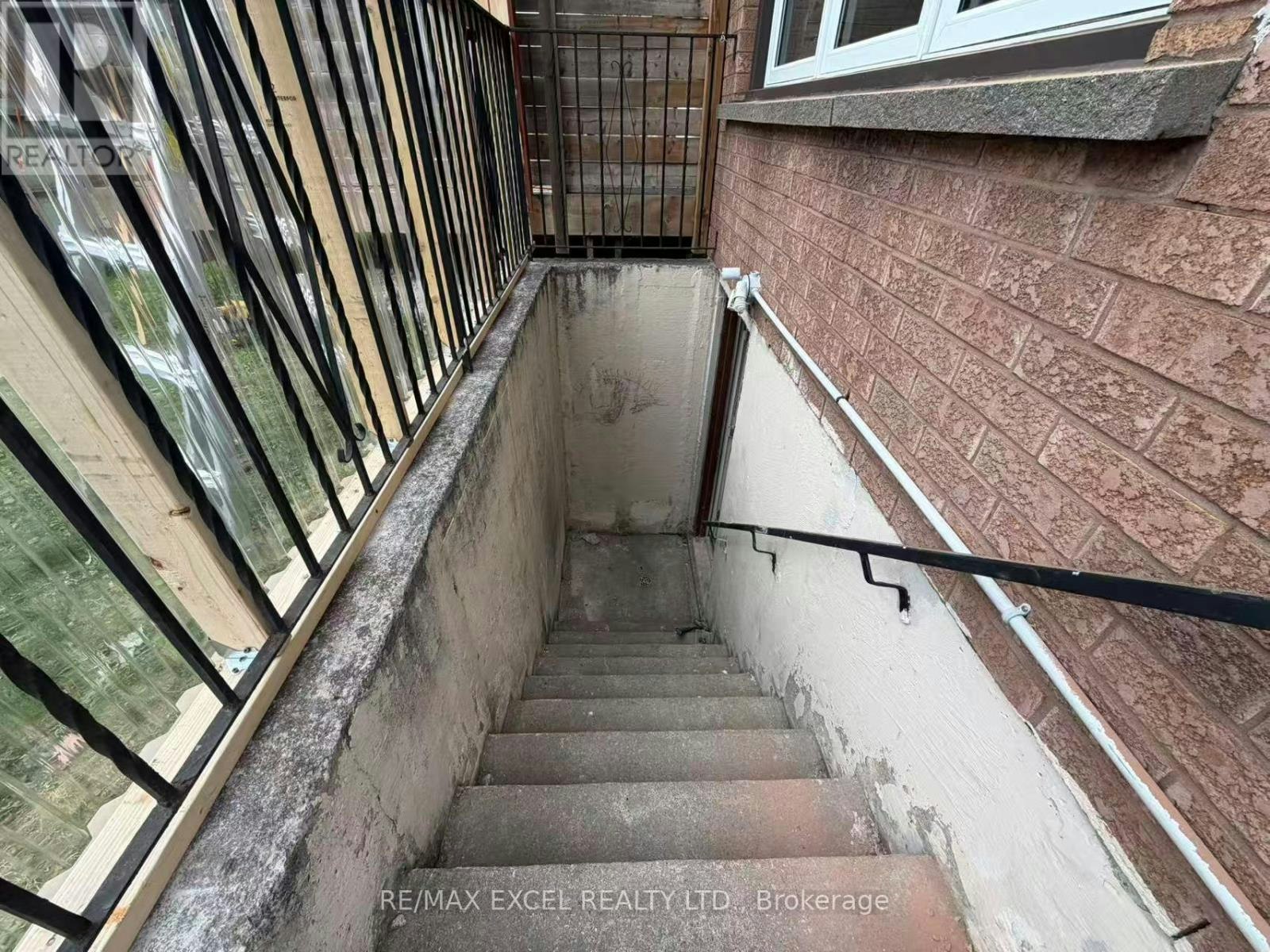 BSMT-21 Lovekin Grove, Toronto, ON, M1T 3T5 - 2