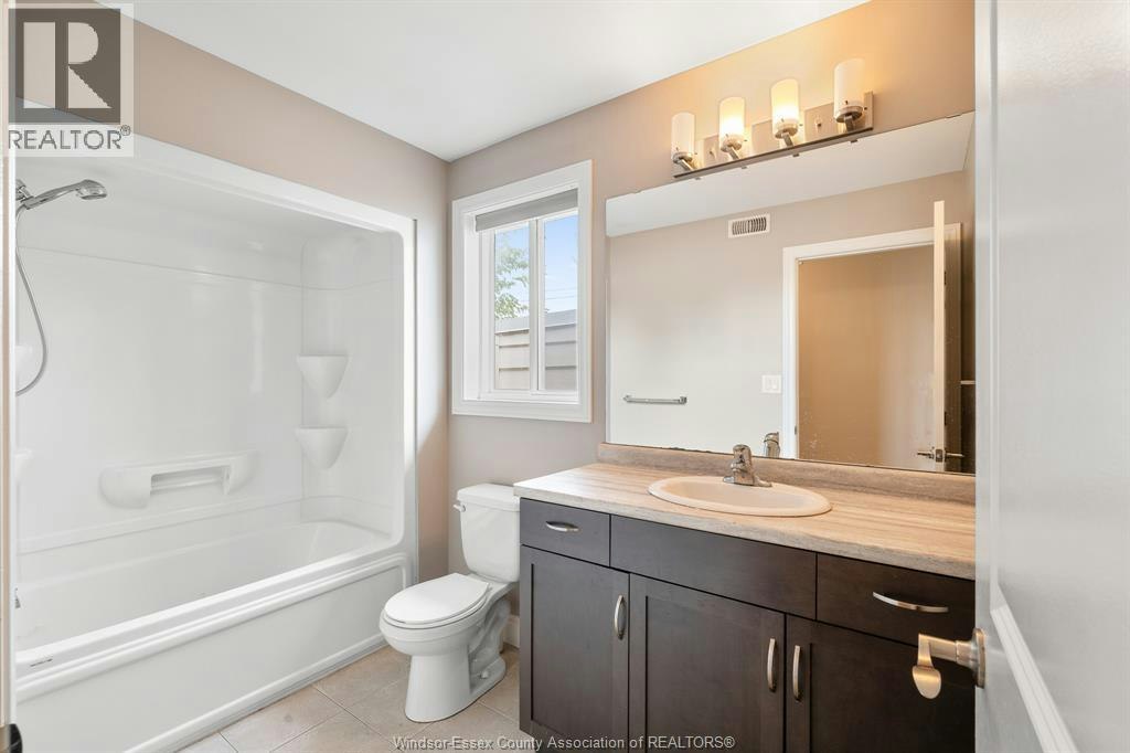 A (UPPER-756 Irvine Avenue, Windsor, ON, N8X 2T2 - 20