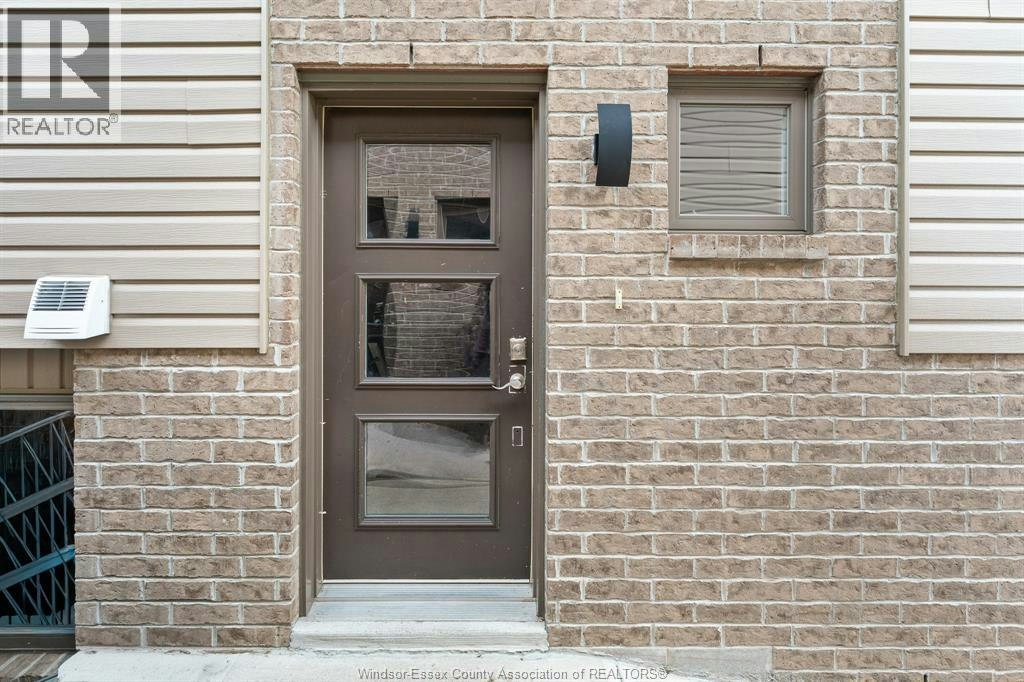 A (UPPER-756 Irvine Avenue, Windsor, ON, N8X 2T2 - 2
