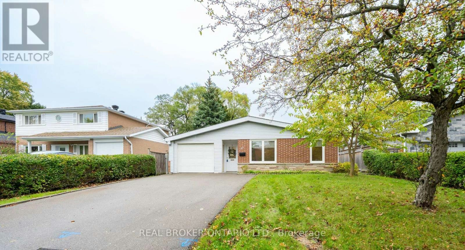 53 Kingslake Road, Toronto, ON, M2J 3E4