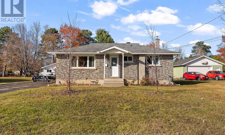 44 Sunset Crescent