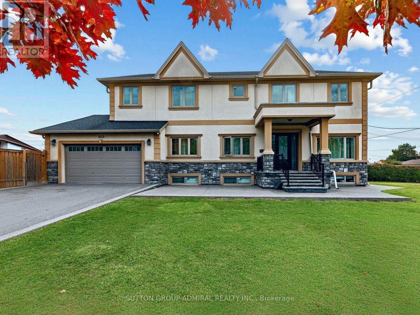 669 Roding Street, Toronto, ON, M3M 2A8