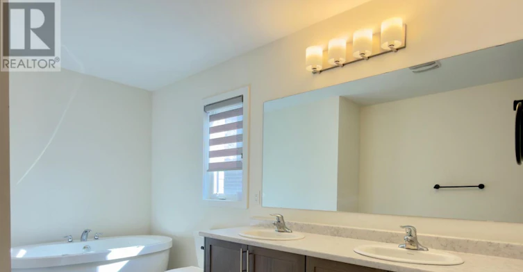1546 Rose Way, Milton, ON, L9E 1V8 - 12