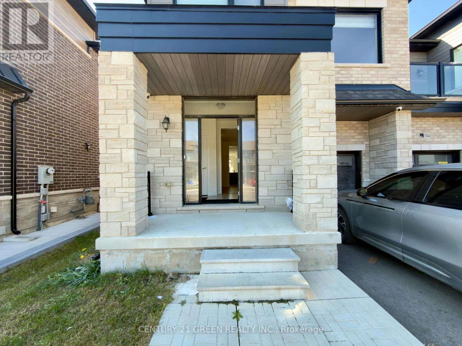 1546 Rose Way, Milton, ON, L9E 1V8 - 3