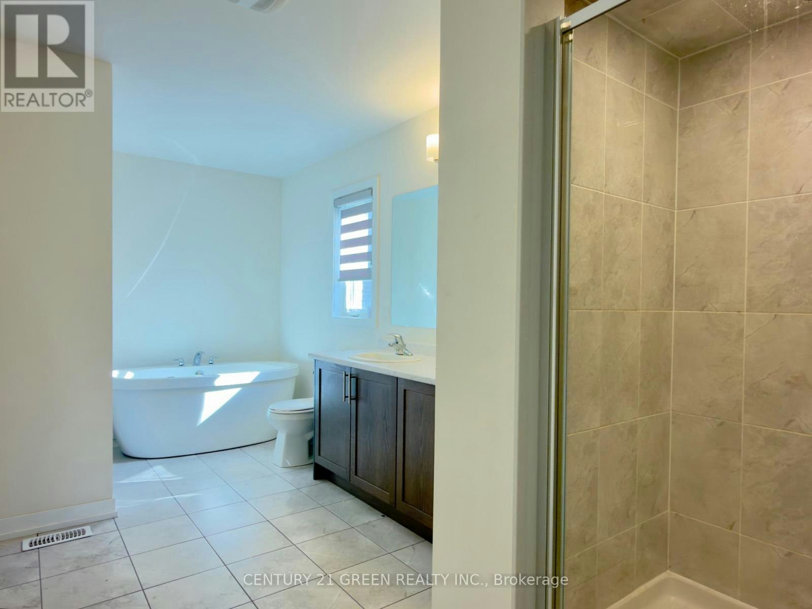 1546 Rose Way, Milton, ON, L9E 1V8 - 11