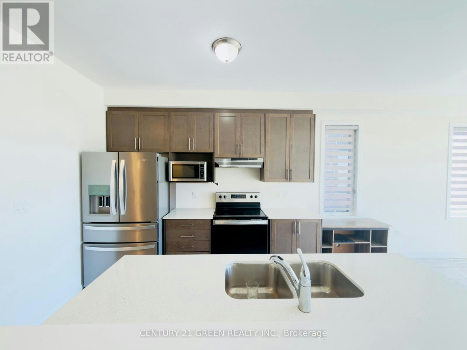 1546 Rose Way, Milton, ON, L9E 1V8 - 8