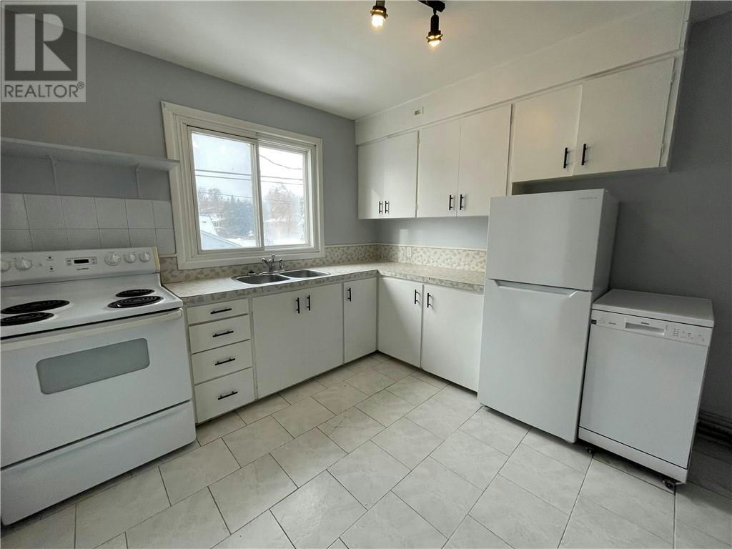 244 6-246 Whittaker Street, Greater Sudbury, ON, P3C 3X8 - 5