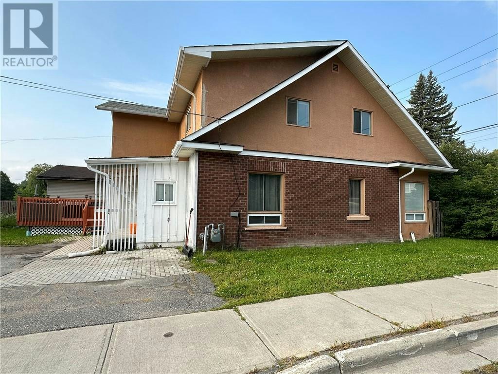 244 6-246 Whittaker Street, Greater Sudbury, ON, P3C 3X8 - 3