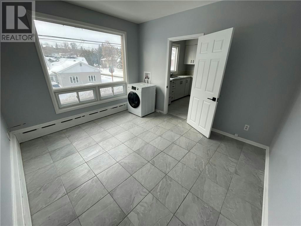 244 6-246 Whittaker Street, Greater Sudbury, ON, P3C 3X8 - 4