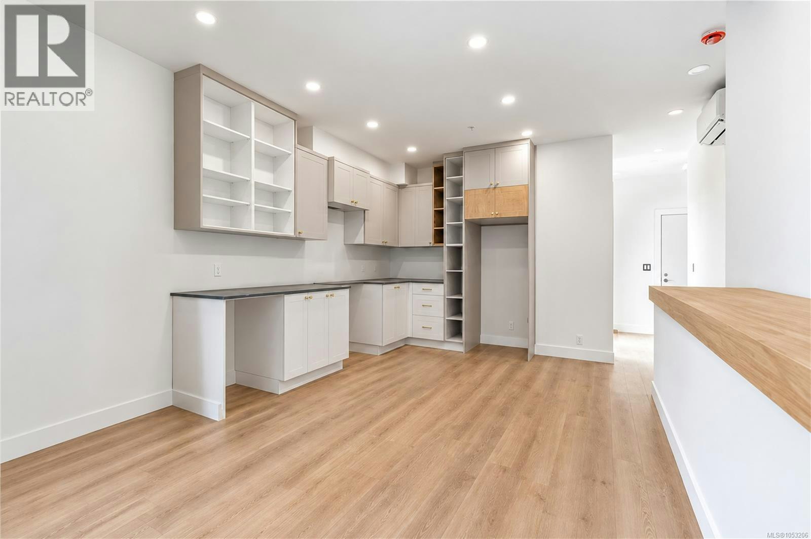3-525 Paradise Street - 4