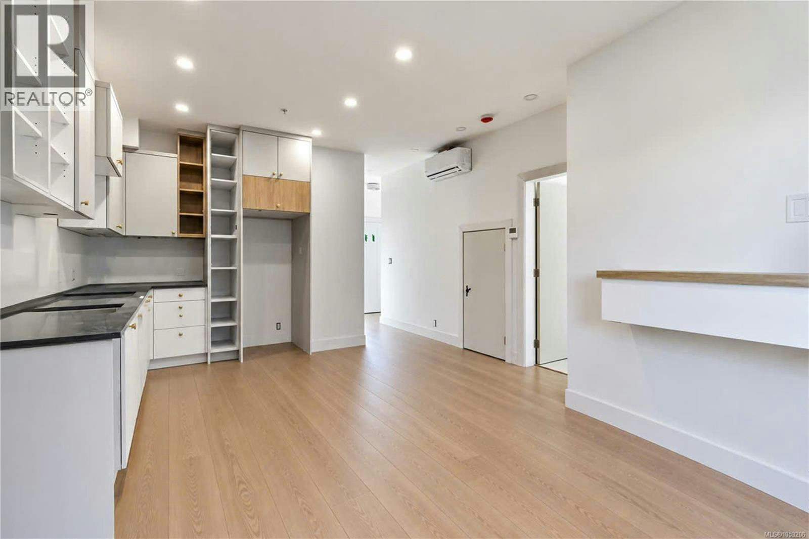 3-525 Paradise Street - 3