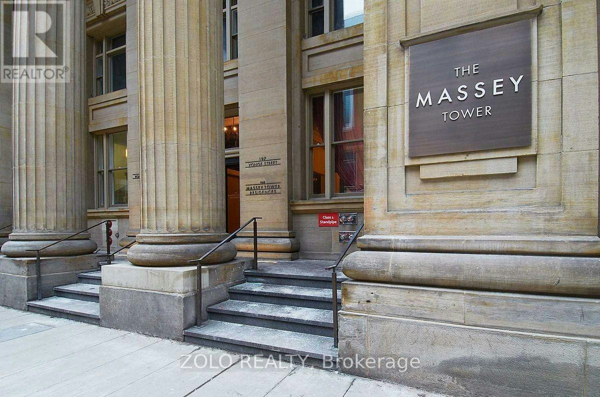 5611-197 Yonge Street, Toronto, ON, M5B 1M4