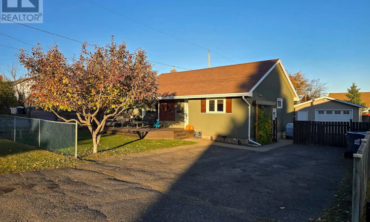 562 Leslie Avenue