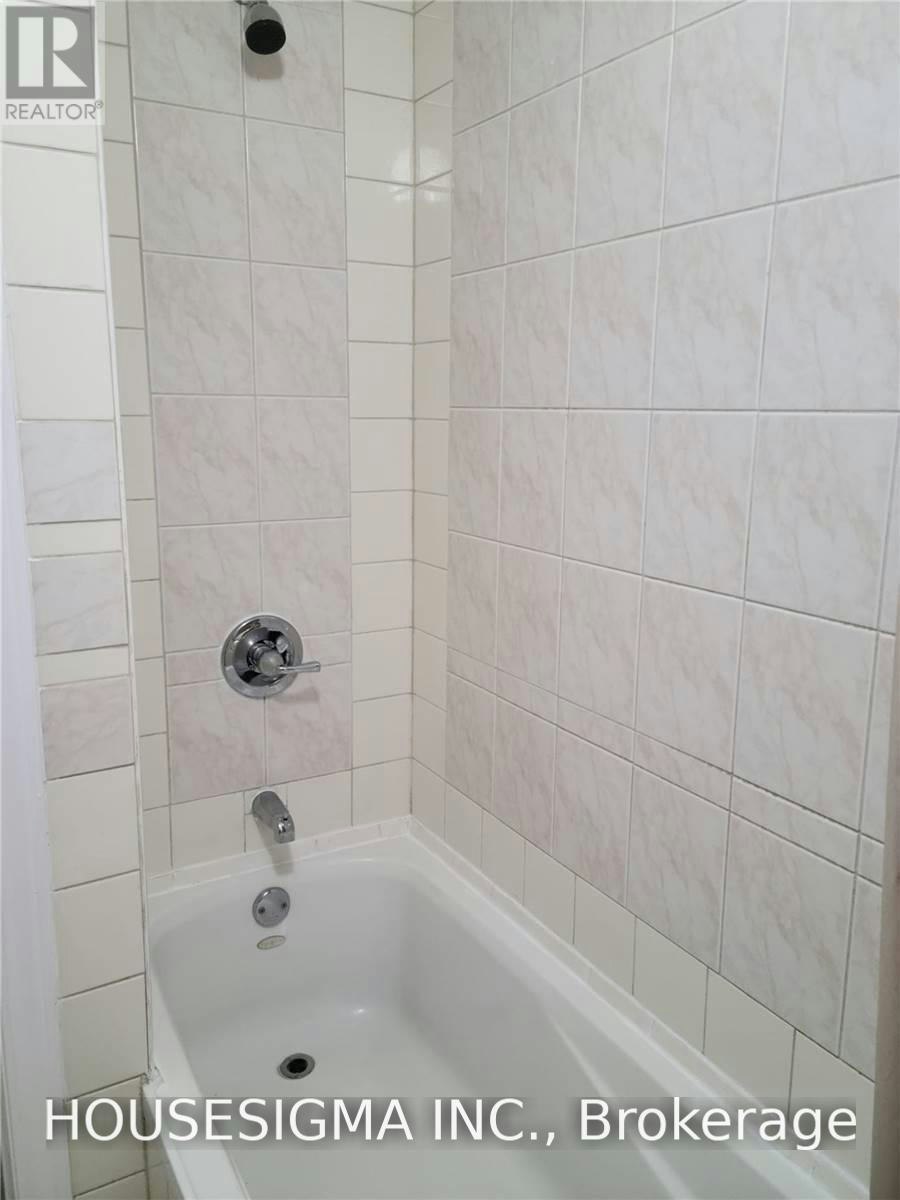 B1-329 Bathurst Glen Drive, Vaughan, ON, L4J 9A3 - 10