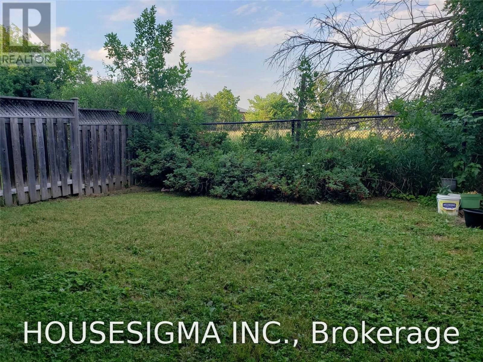 B1-329 Bathurst Glen Drive, Vaughan, ON, L4J 9A3 - 11