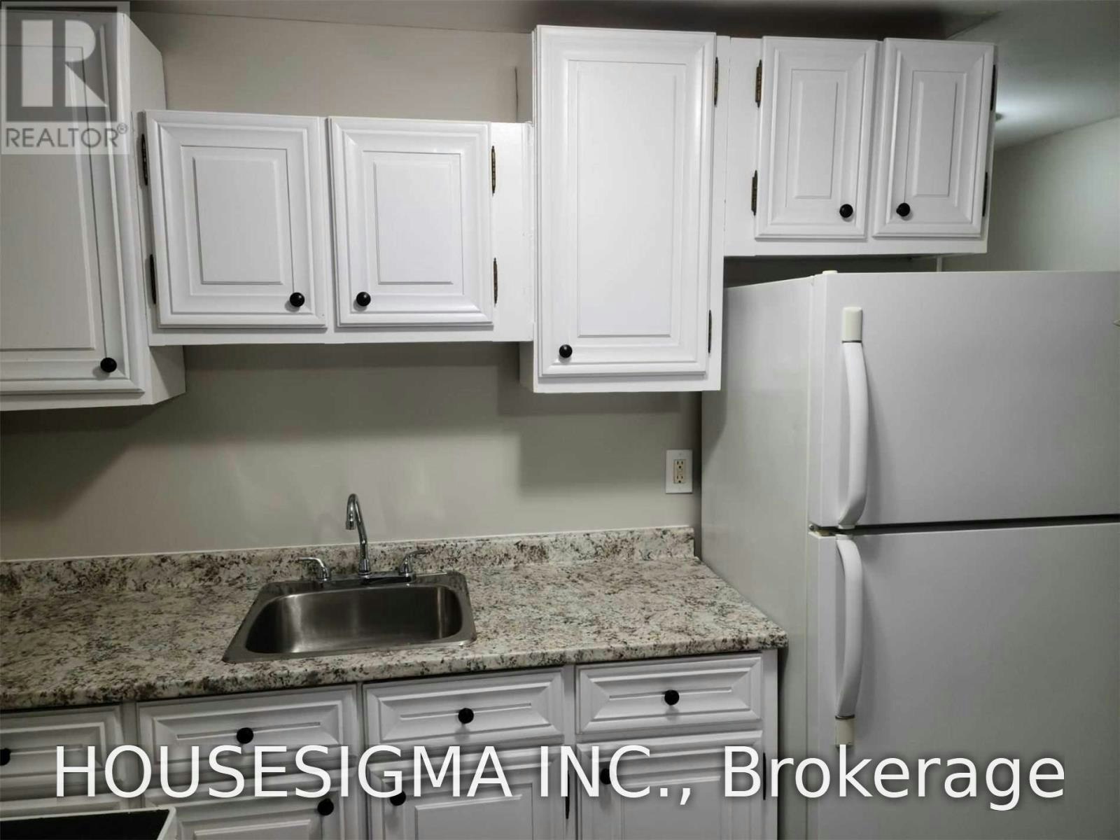 B1-329 Bathurst Glen Drive, Vaughan, ON, L4J 9A3 - 4