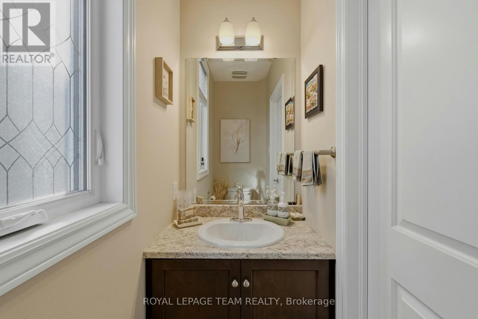 728 Teasel Way, Ottawa, ON, K1T 0L9 - 9