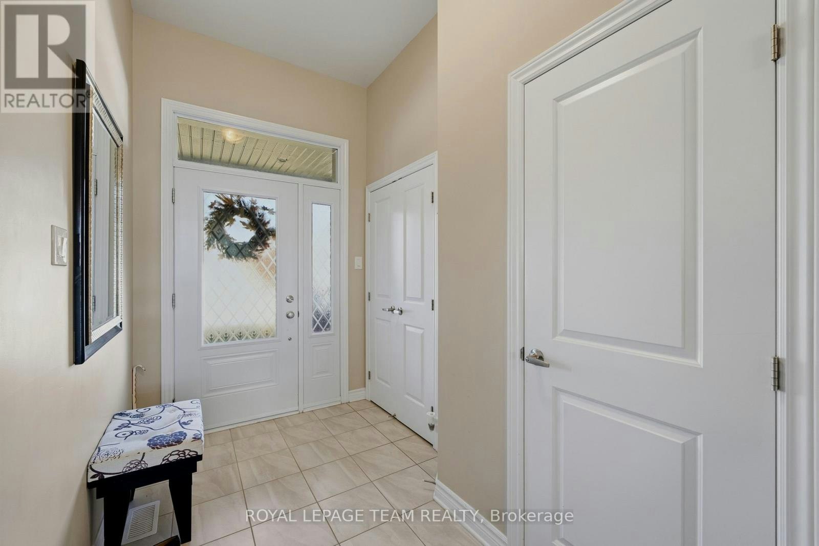 728 Teasel Way, Ottawa, ON, K1T 0L9 - 5