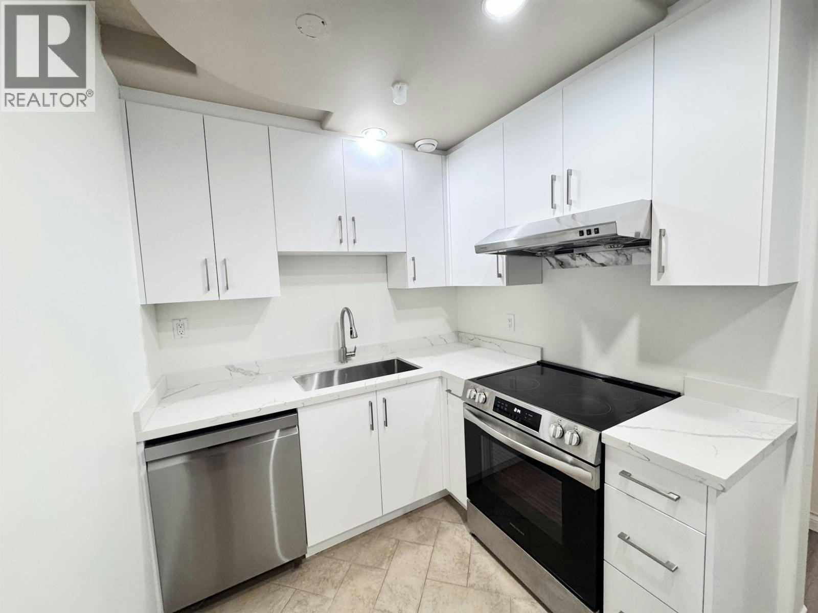 2315 19 Avenue, Vancouver, BC, V6L 1C5 - 3