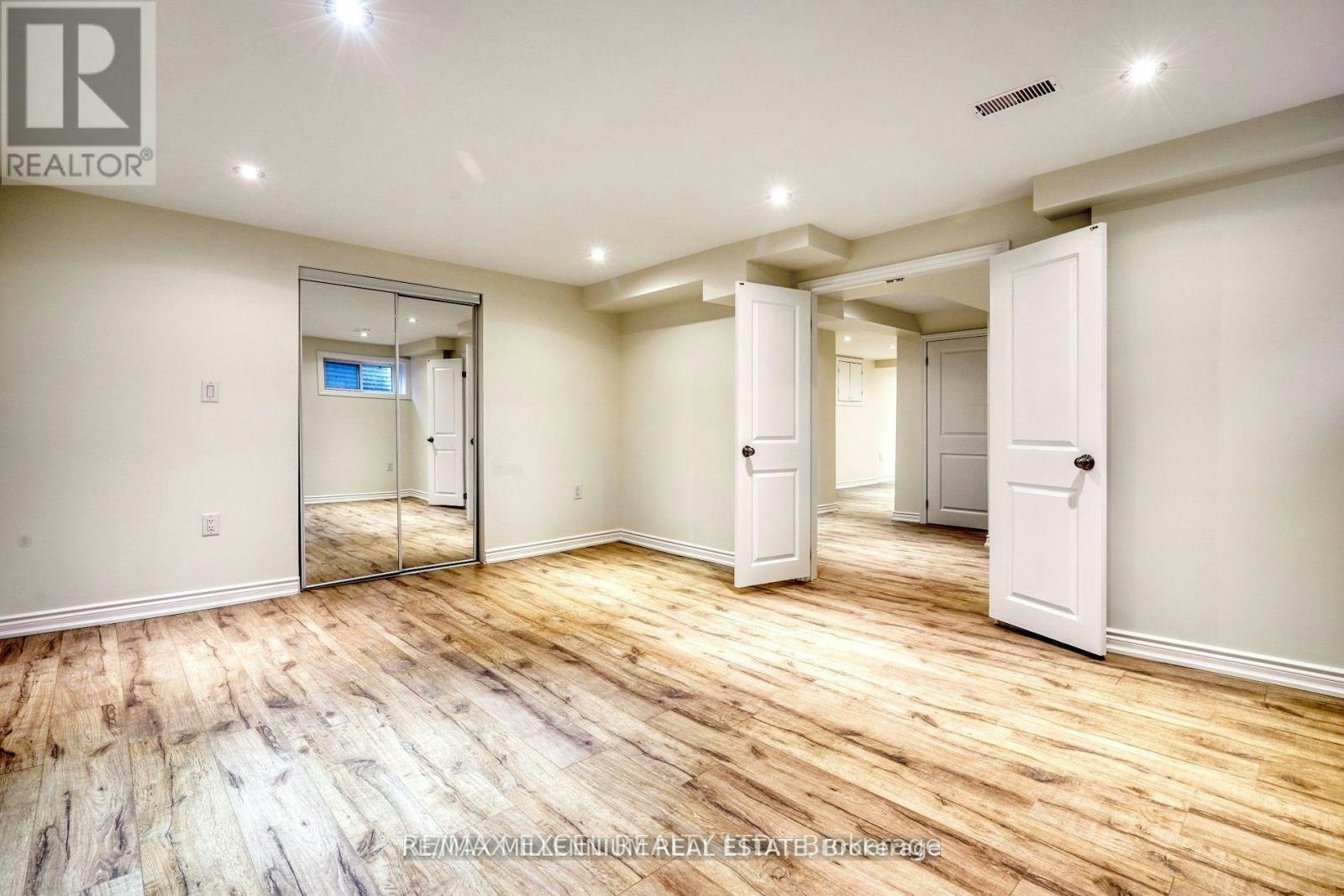 LOWER-33 Orpington Crescent, Toronto, ON, M9V 3E2 - 9