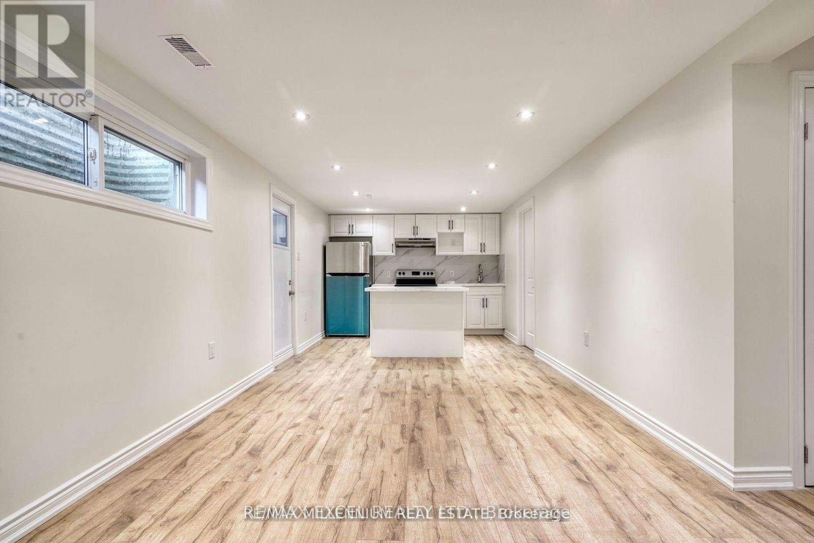 LOWER-33 Orpington Crescent, Toronto, ON, M9V 3E2 - 4