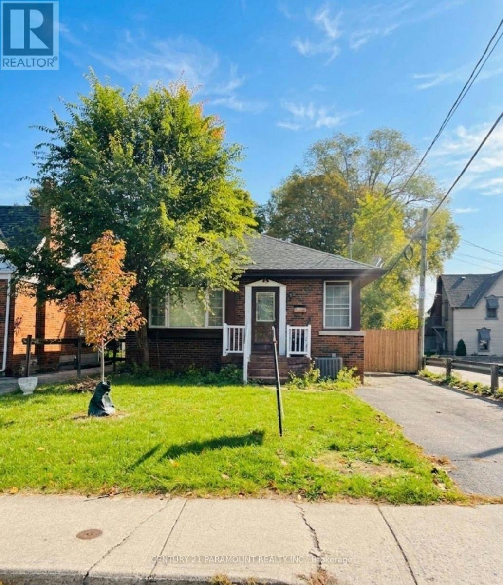 16 Kingsmount Street, Hamilton, ON, L8S 3B3