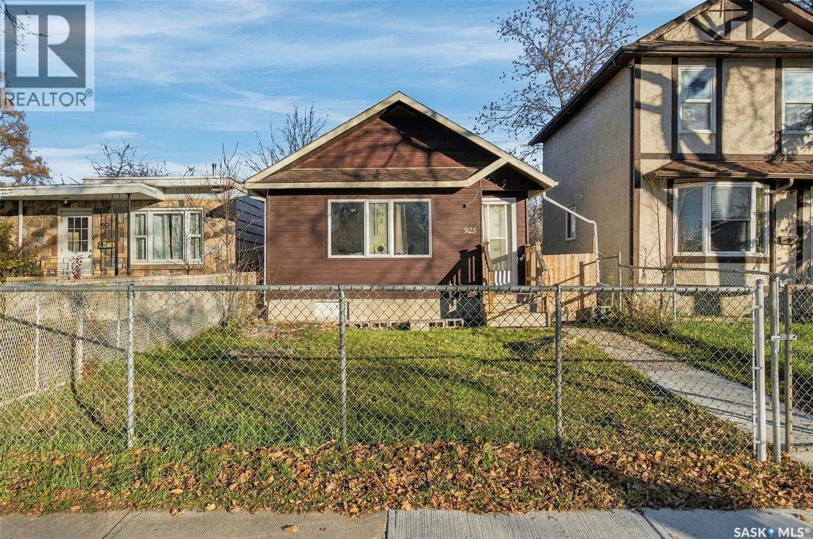 925 Montague Street, Regina, SK, S4T 3H4