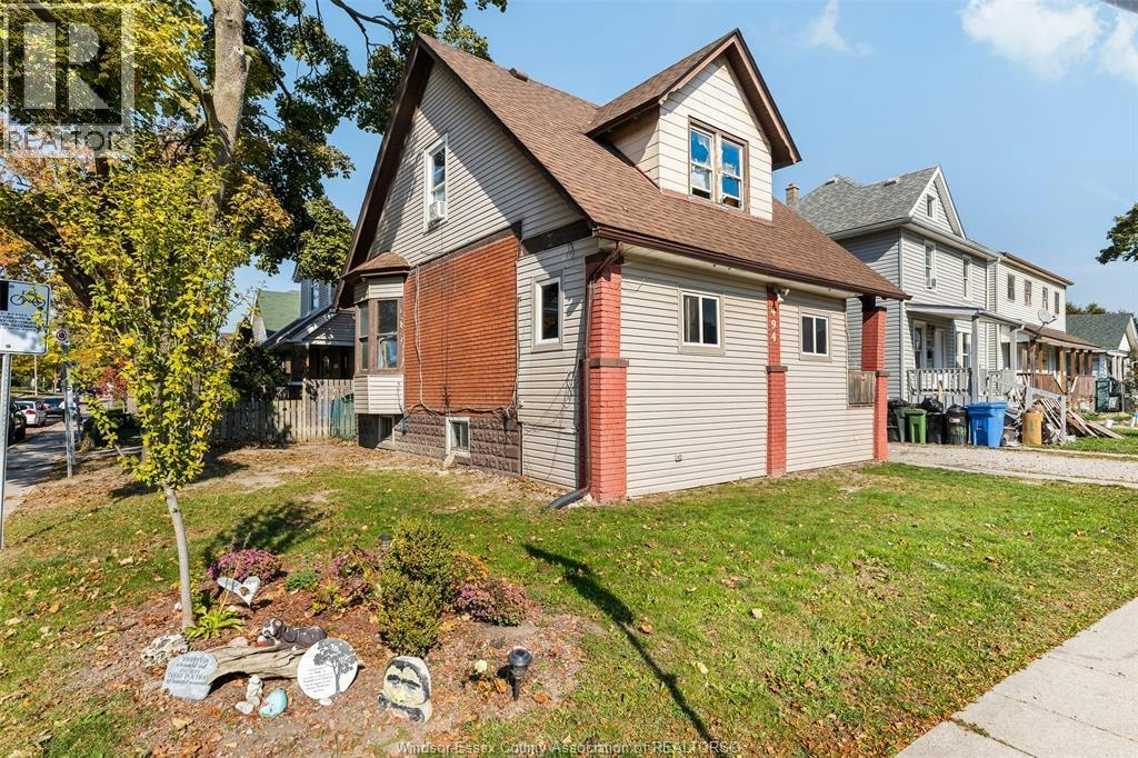494 Caroline Street, Windsor, ON, N9A 6A6