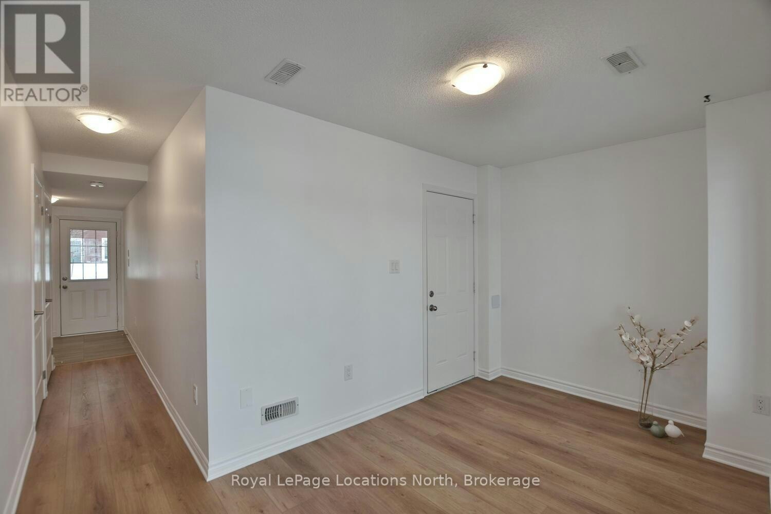 123 Sandhill Crane Drive, Wasaga Beach, ON, L9Z 2X2 - 12