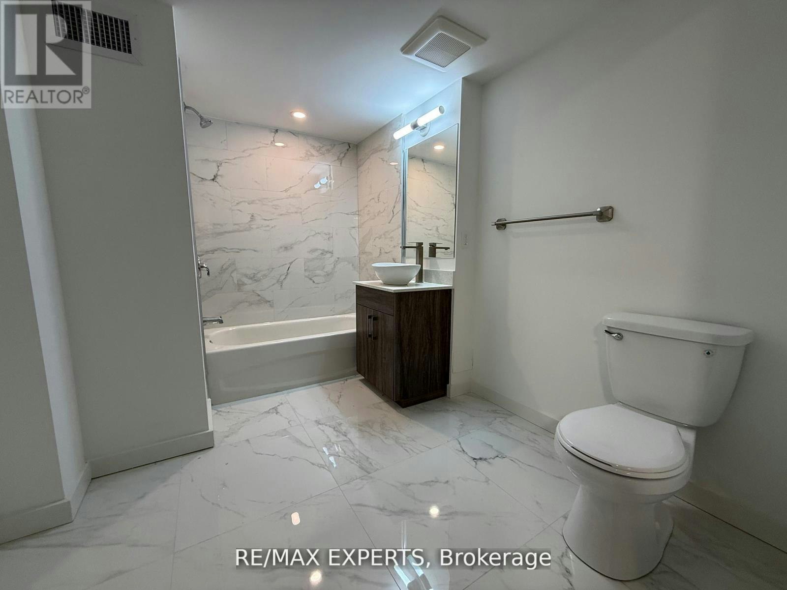 104-45 Connaught Avenue, Toronto, ON, M4L 2V8 - 14