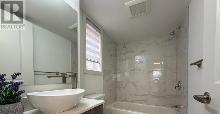 104-45 Connaught Avenue, Toronto, ON, M4L 2V8 - 7