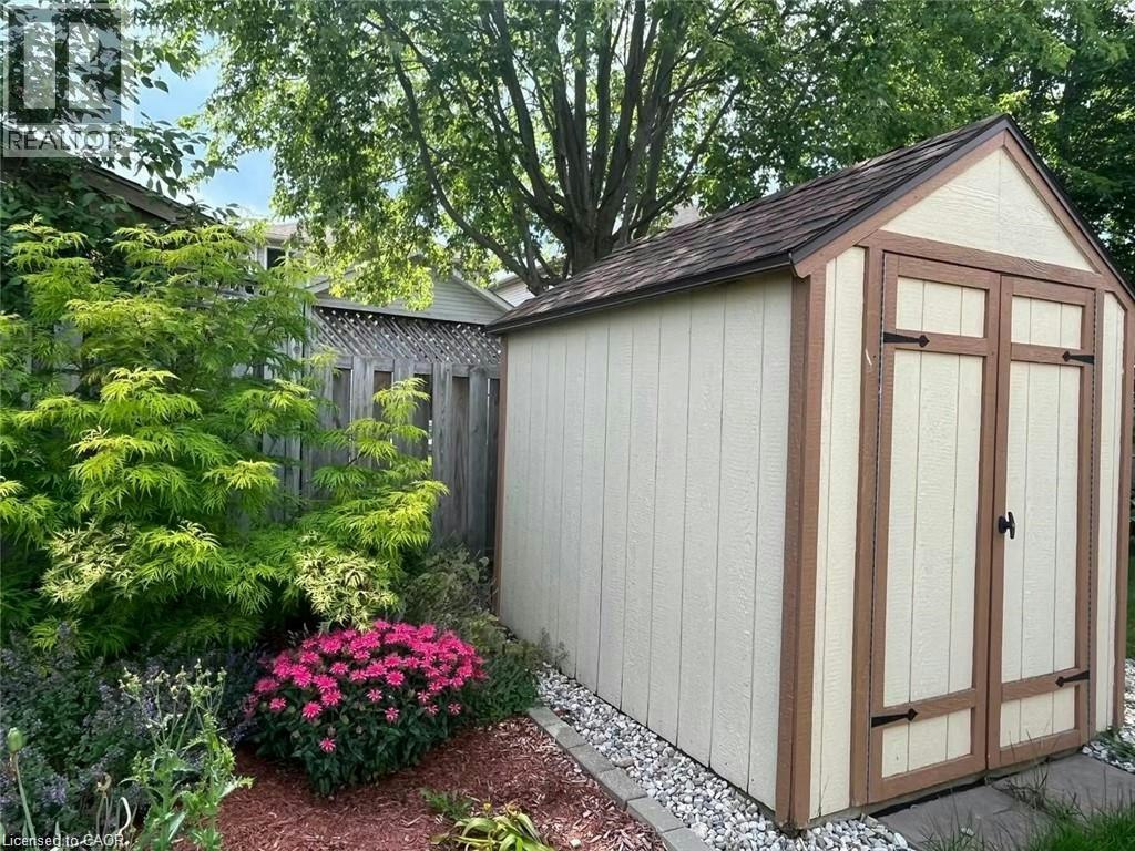 603 Mountain Maple Avenue, Waterloo, ON, N2V 2P4 - 3