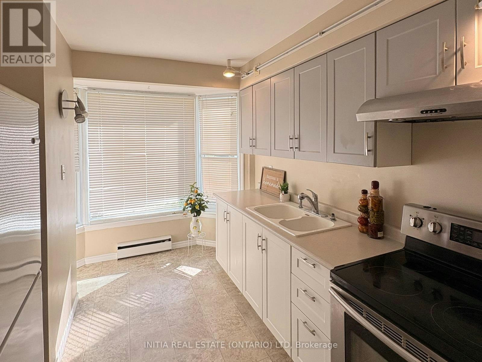 47 Arbour Glen Crescent, London, ON, N5Y 1Z9 - 4